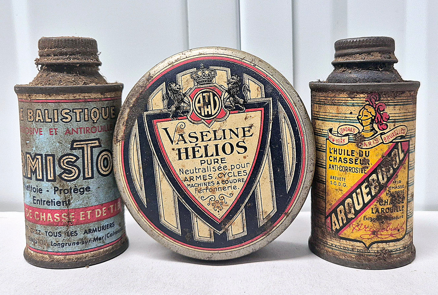 Lot 2 burettes & boite vaseline