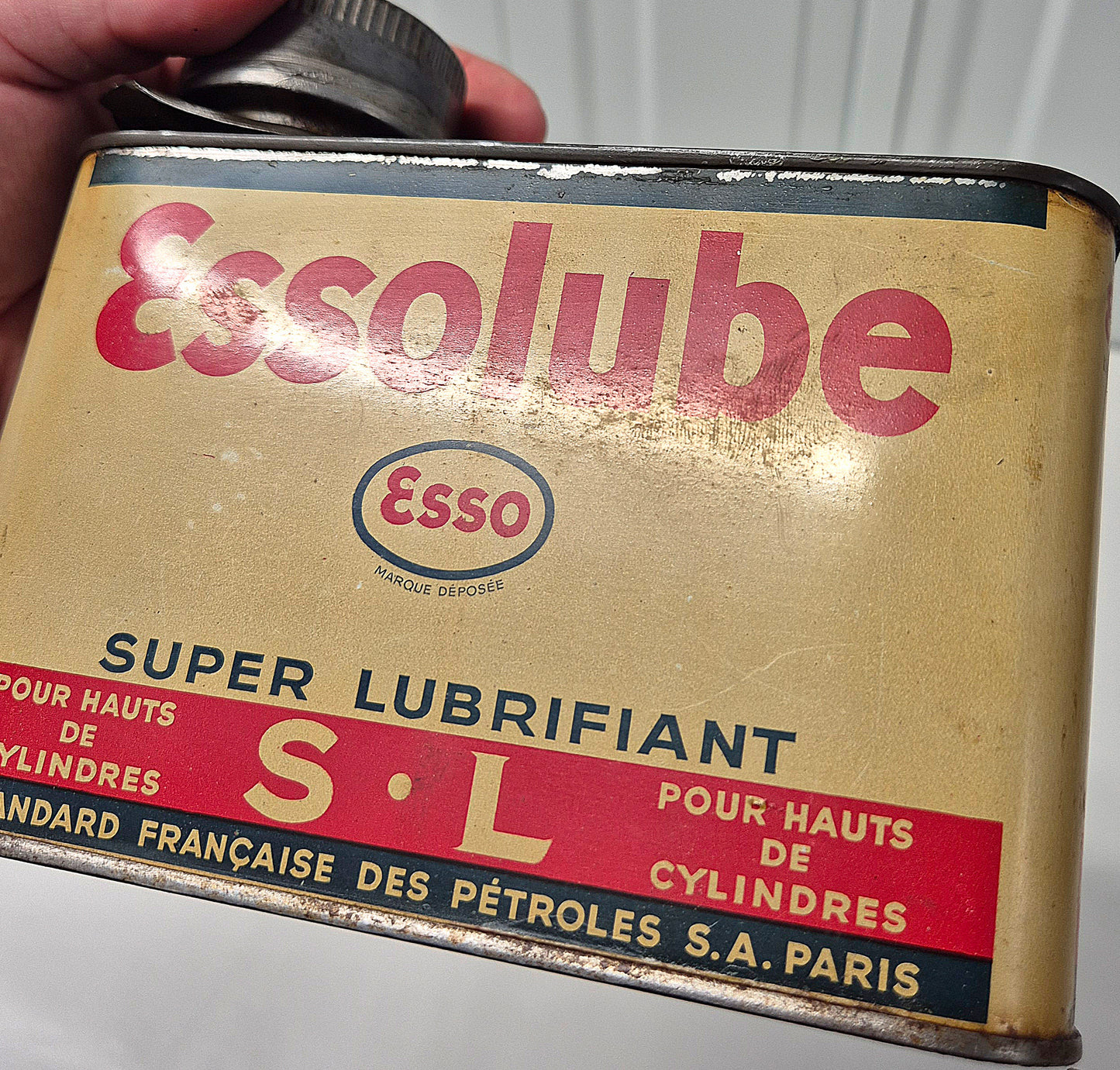Bidon d'huile ESSOLUBE