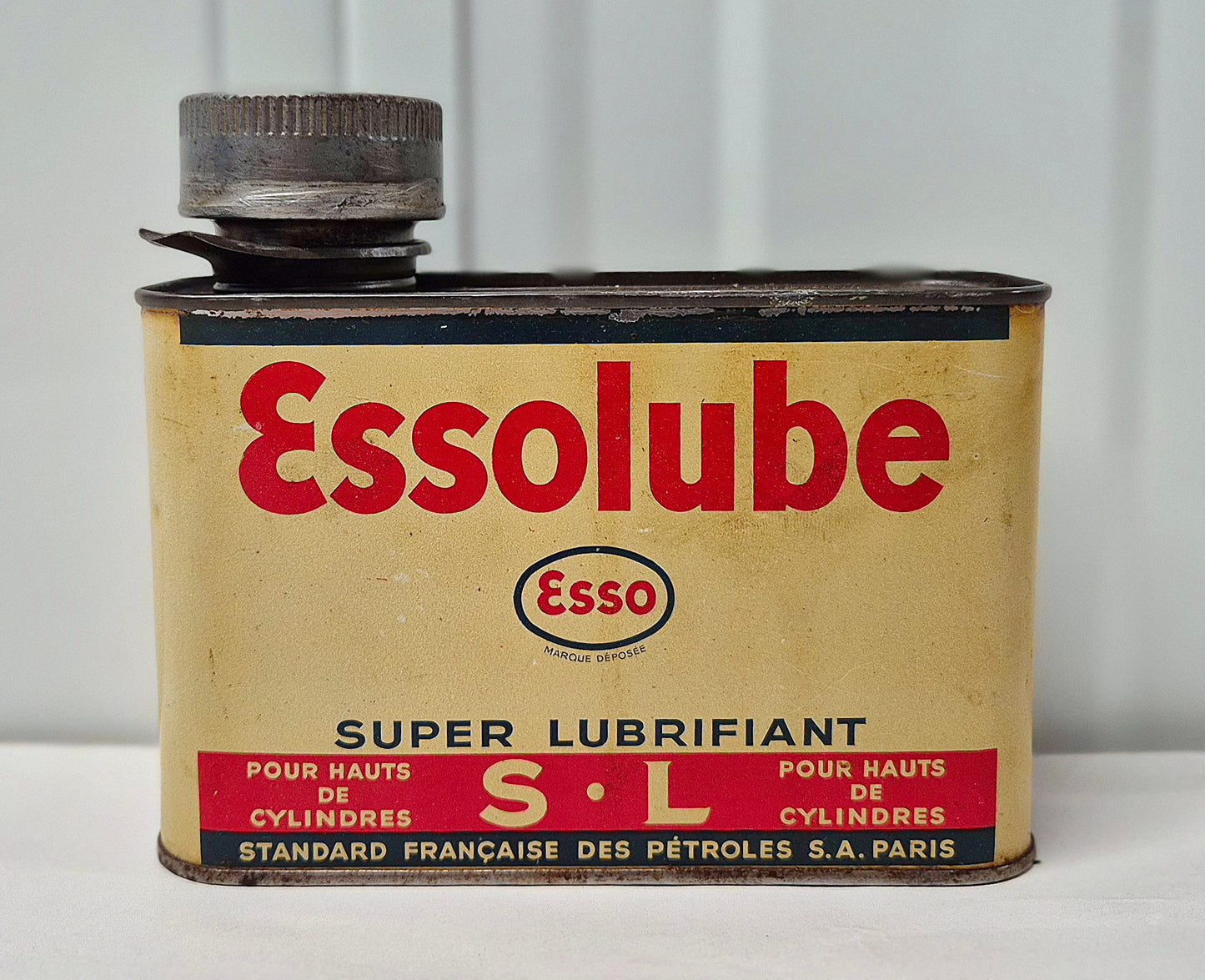 Bidon d'huile ESSOLUBE