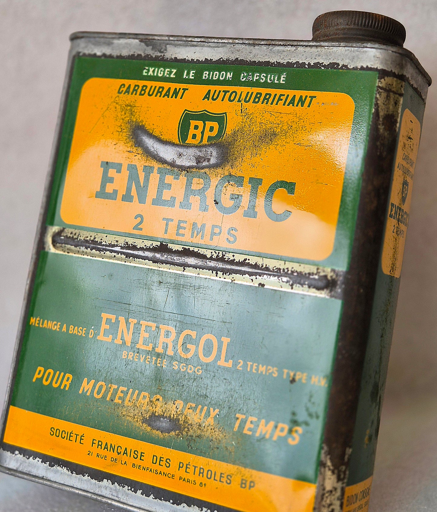 Bidon d'huile BP energic 2T