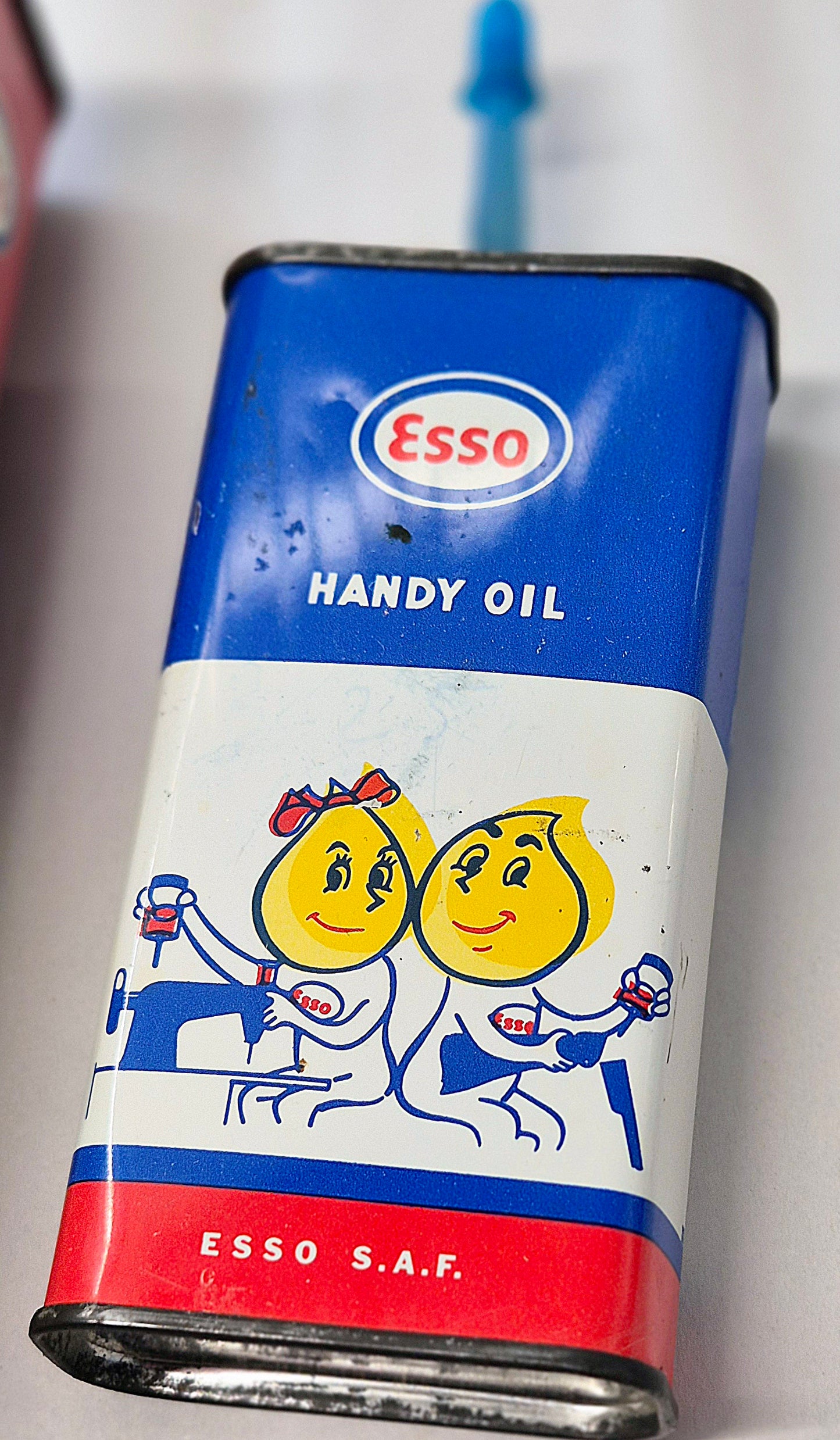 Lot bidon d'huile & burette ESSO