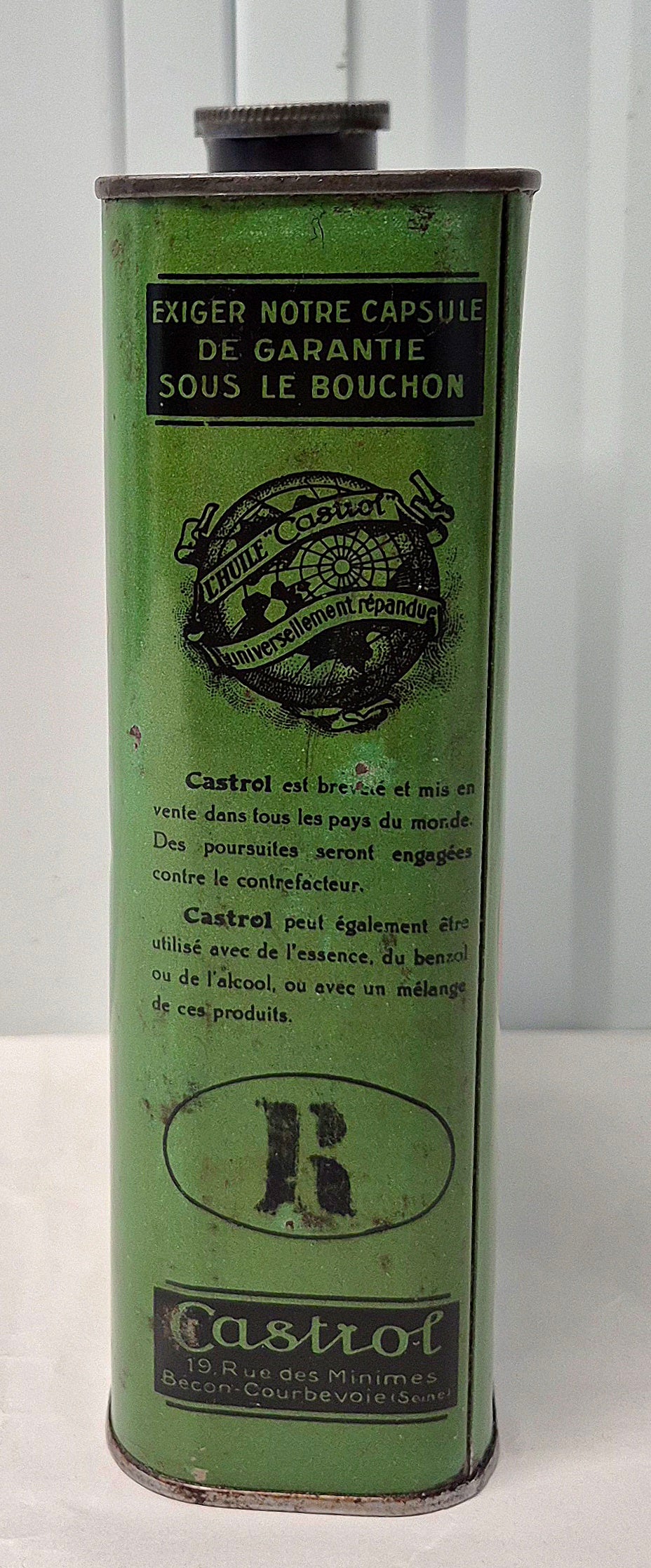 Bidon d'huile CASTROL