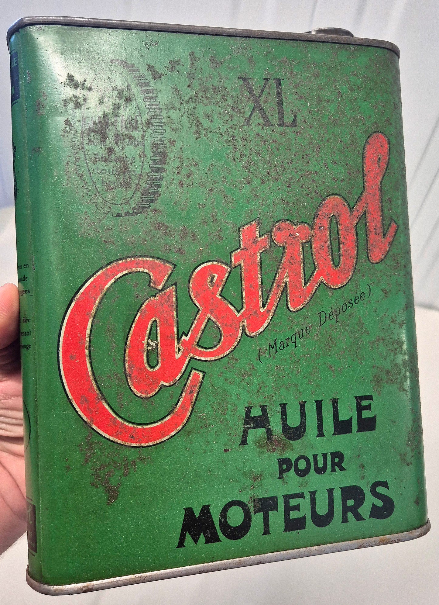 Bidon d'huile CASTROL