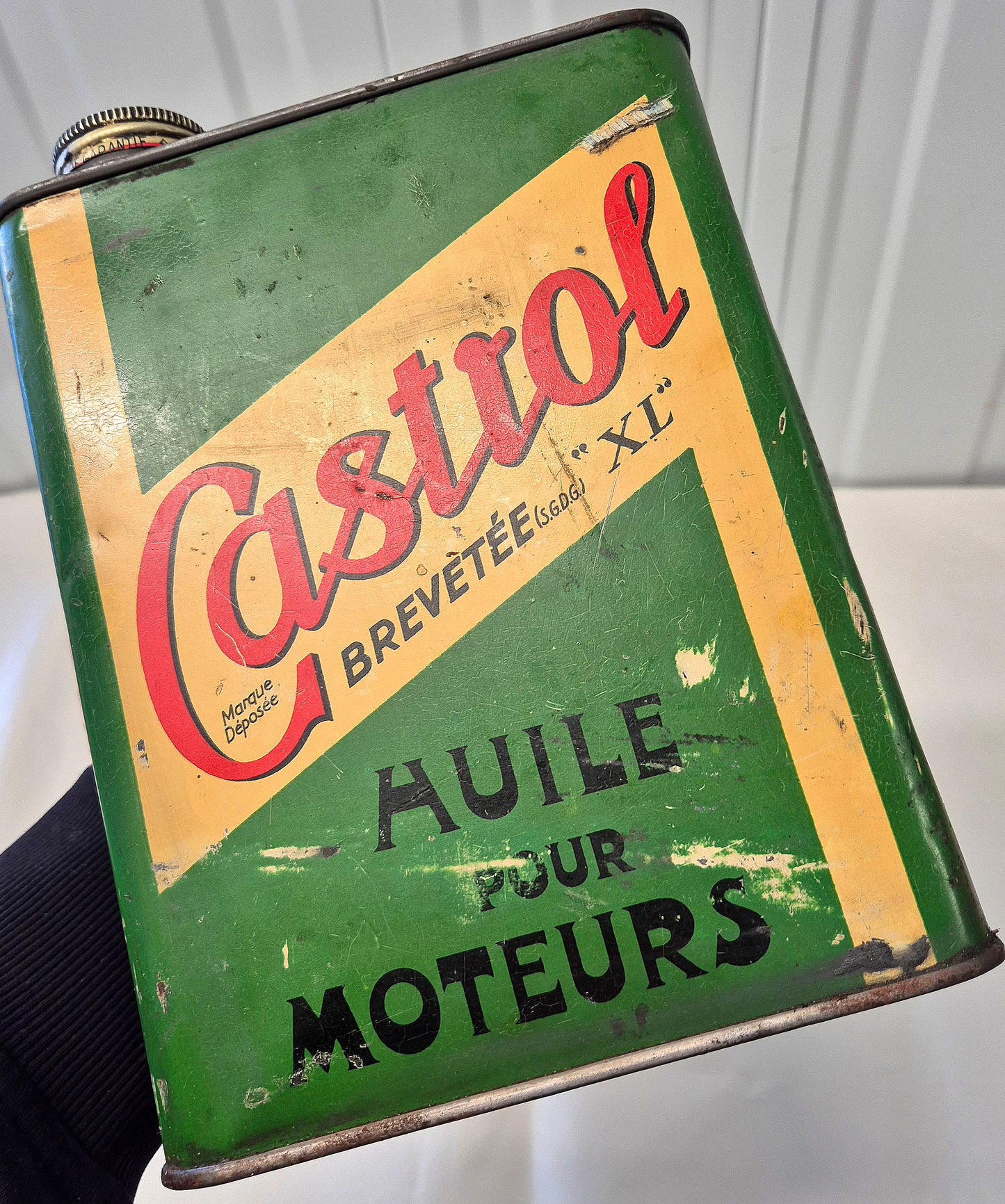 Bidon d'huile Castrol