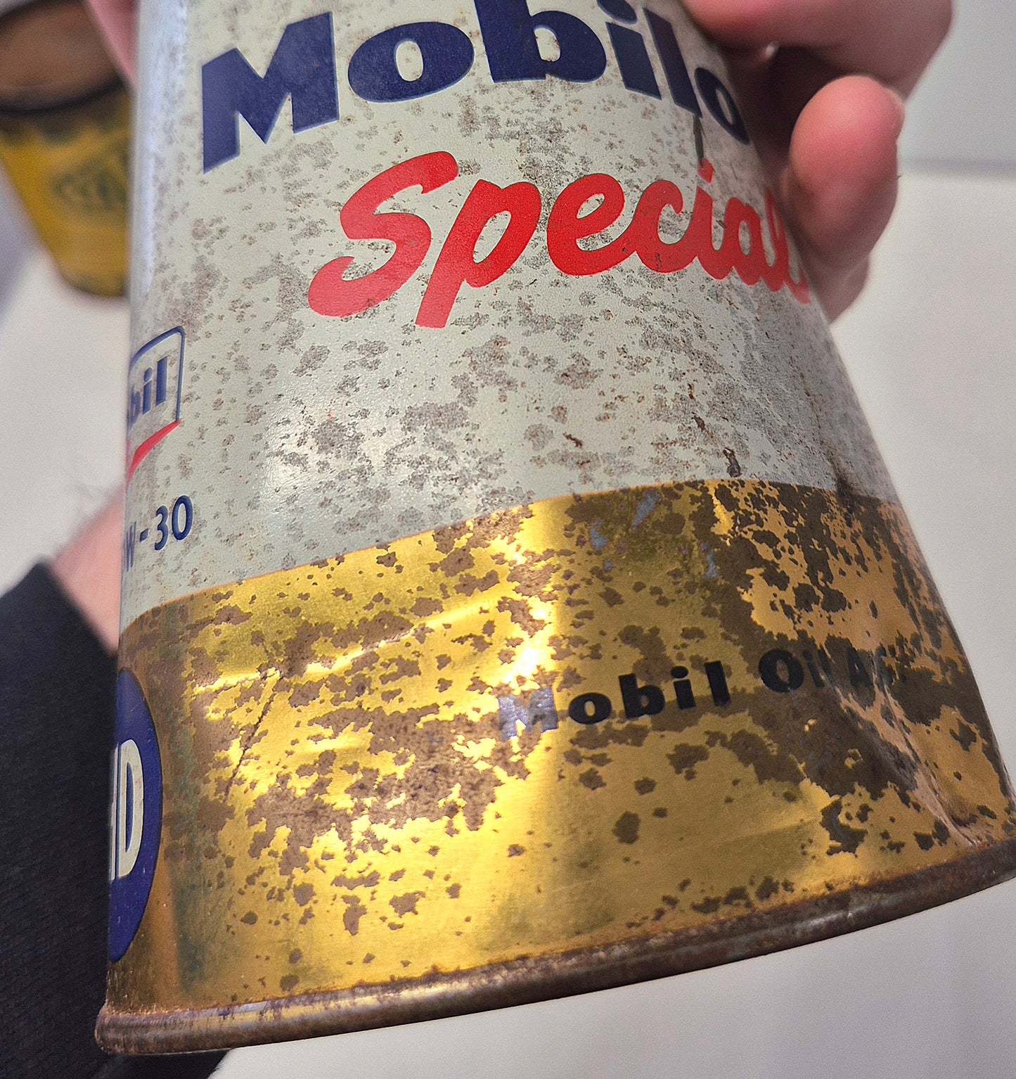 Bidon d'huile conique MOBILOIL