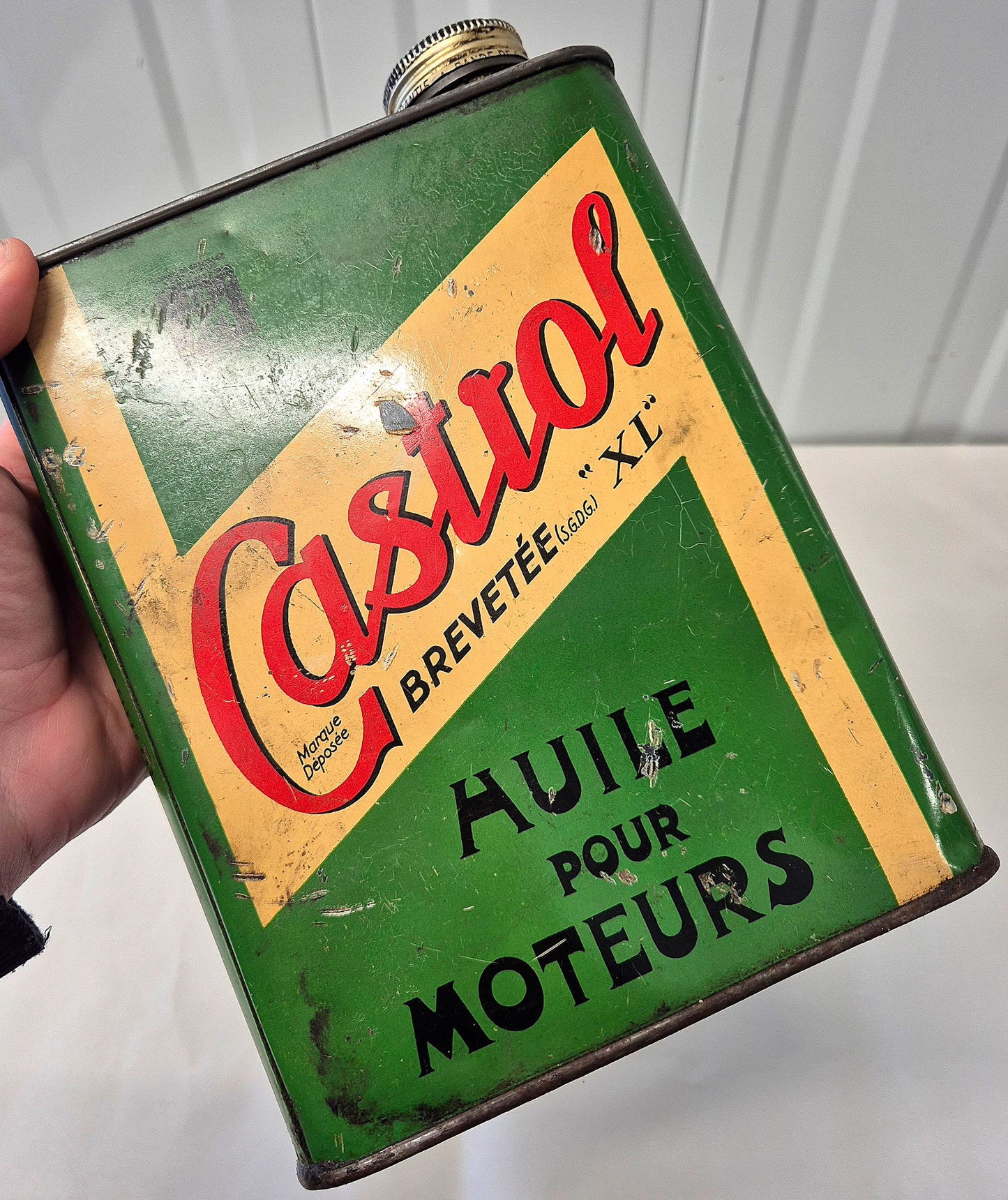 Bidon d'huile Castrol