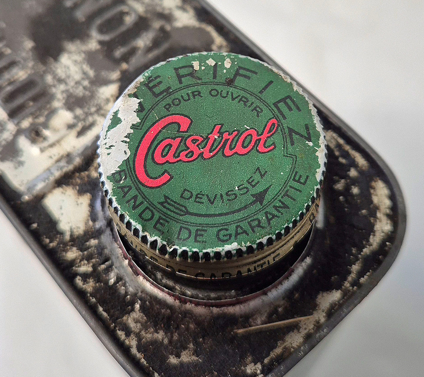 Bidon d'huile Castrol