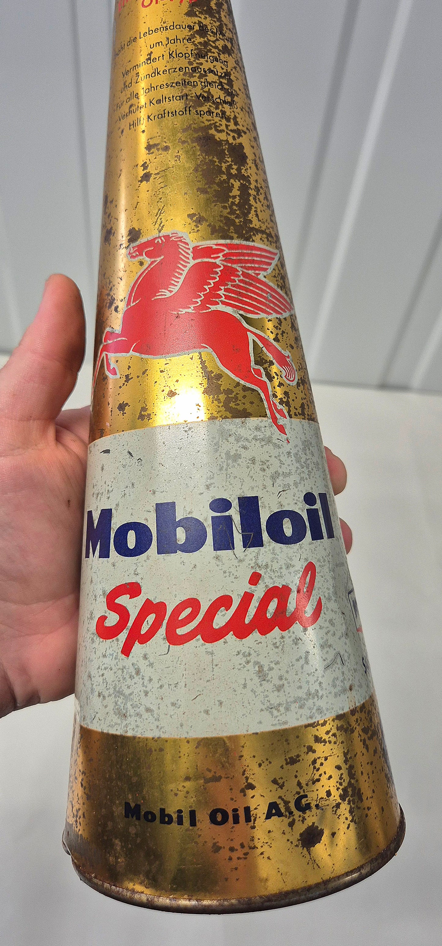 Bidon d'huile conique MOBILOIL